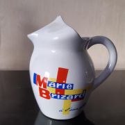 Carafe à eau « Marie-Brizard », faïence de Digoin-Sarreguemi