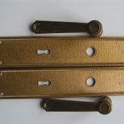 Lot de plaques anciennes en bronze laiton