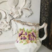 Pot à lait porcelaine fine pensée