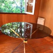 Table en verre fumé