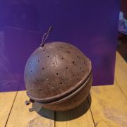 Boule à riz vintage en fer 