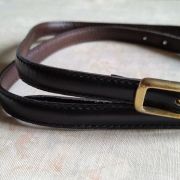 Ceinture cuir très fine noire boucle dorée