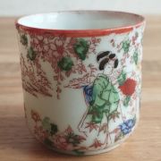 6 tasses à thé en porcelaine extrafine du Japon - 1920-1950
