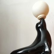 Lampe céramique otarie globe opaline 