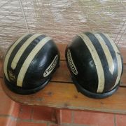 Deux Casques Bol Triumph années 60