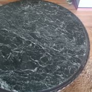 A vendre table basse,  années 60, fer forgé et marbre