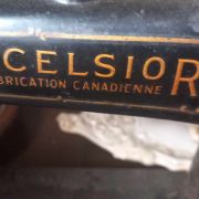 Machine à coudre Vintage non fonctionnelle