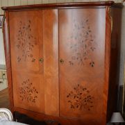 Armoire Style Louis XV en chêne massif