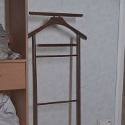 Porte vêtement très bon état 
