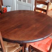 Table ronde en chêne massif