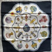 Gavroche Hermès 100% Soie - Parfums – Foulard carré 45cm