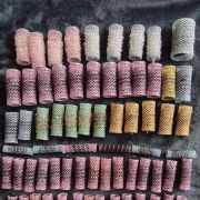 68 bigoudis rouleaux anciens, 40 épingles métal, épingles pl