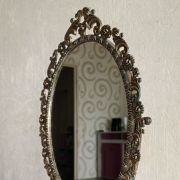 Miroir de coiffeuse pivotant sur pied en laiton, années 1930