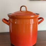 Marmite en fonte émaillée avec couvercle