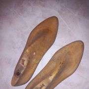 Formes chaussures femme bois