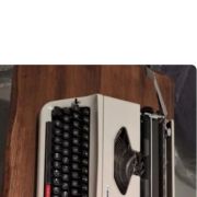 Lot de deux machines à écrire Hermes Baby S