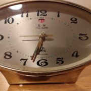 Réveil mécanique vintage 