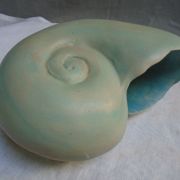 Coquillage Nautilus en céramique peinte, pièce unique