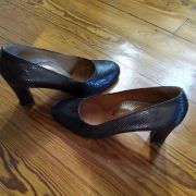 Escarpins en  cuir façon cobra, marron foncé P. 36