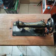 Machine à coudre singer