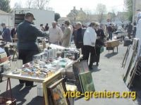 Vide-greniers trimestriel  organisé par OMH