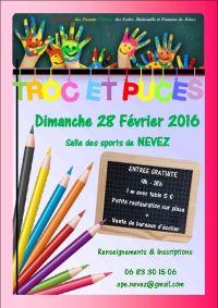 Troc et puces et vente de bureaux d'écolier à Nevez