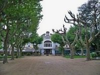 Vide grenier parc du casino de Vals les Bains