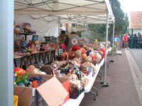 Braderie, vente de solidarité de la croix rouge française à Livry Gargan