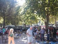 Vide-grenier , puces et brocante Bessan