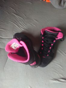 Basket Nike noir et rose 