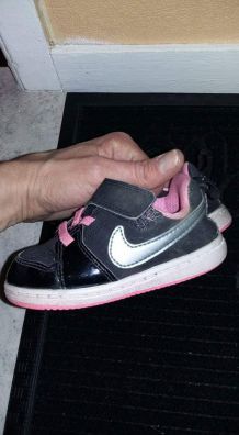 Basket nike fille 21.5