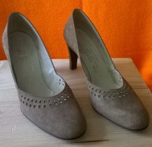 Escarpins en daim JB MARTIN années 80 talon 7,5cm