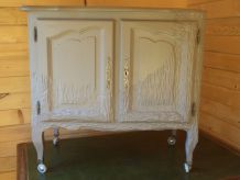 Meuble bar tele relooké couleur taupe style design