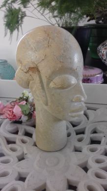 Statuette homme africain en pierre