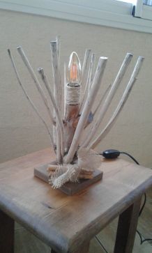 Lampe en bois de laurier