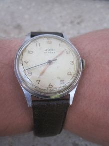 ancienne montre mécanique jumi Genève