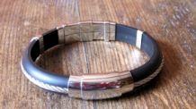 Joli bracelet mixte  matière acier, métal &amp; caoutchouc 