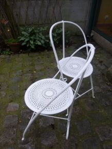 2 chaises de jardin en fer forgé blanches années 30