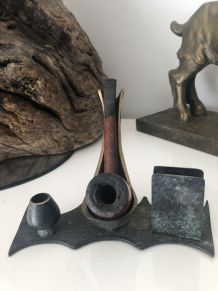 Ancien porte pipe en bronze avec sa pipe