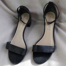 sandales noires à talons