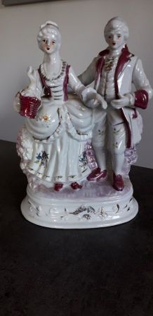 Ancien couple de marquis et marquise en porcelaine