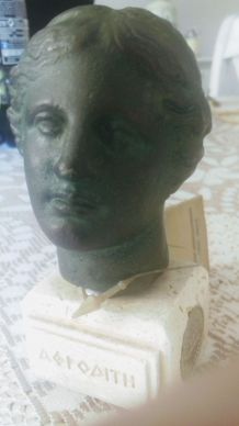 Buste d'Aphrodite en métal couleur bronze copie du musée 