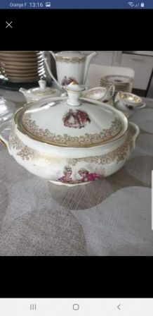 Service vaisselle véritable porcelaine berry Chauvigny 