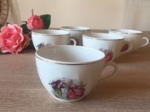 Tasses porcelaines décor fragonard CNP