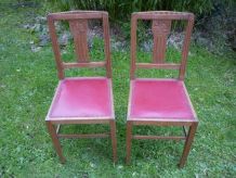 2 chaises anciennes bois et skai