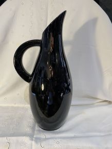 Pichet noir en céramique - Années 50