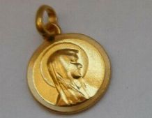 pendentif petite médaille dorée Sainte Vierge Marie