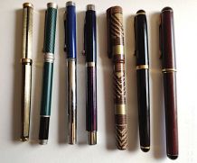 7 stylos plumes dont 1 très beau et 1 Pierre Balmain