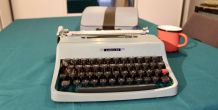 Machine à écrire vintage Olivetti Leterra 32