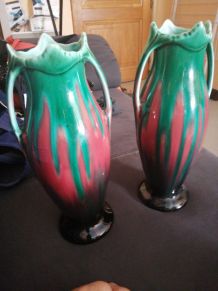 Une paire de vase Vintage rouge et vert 